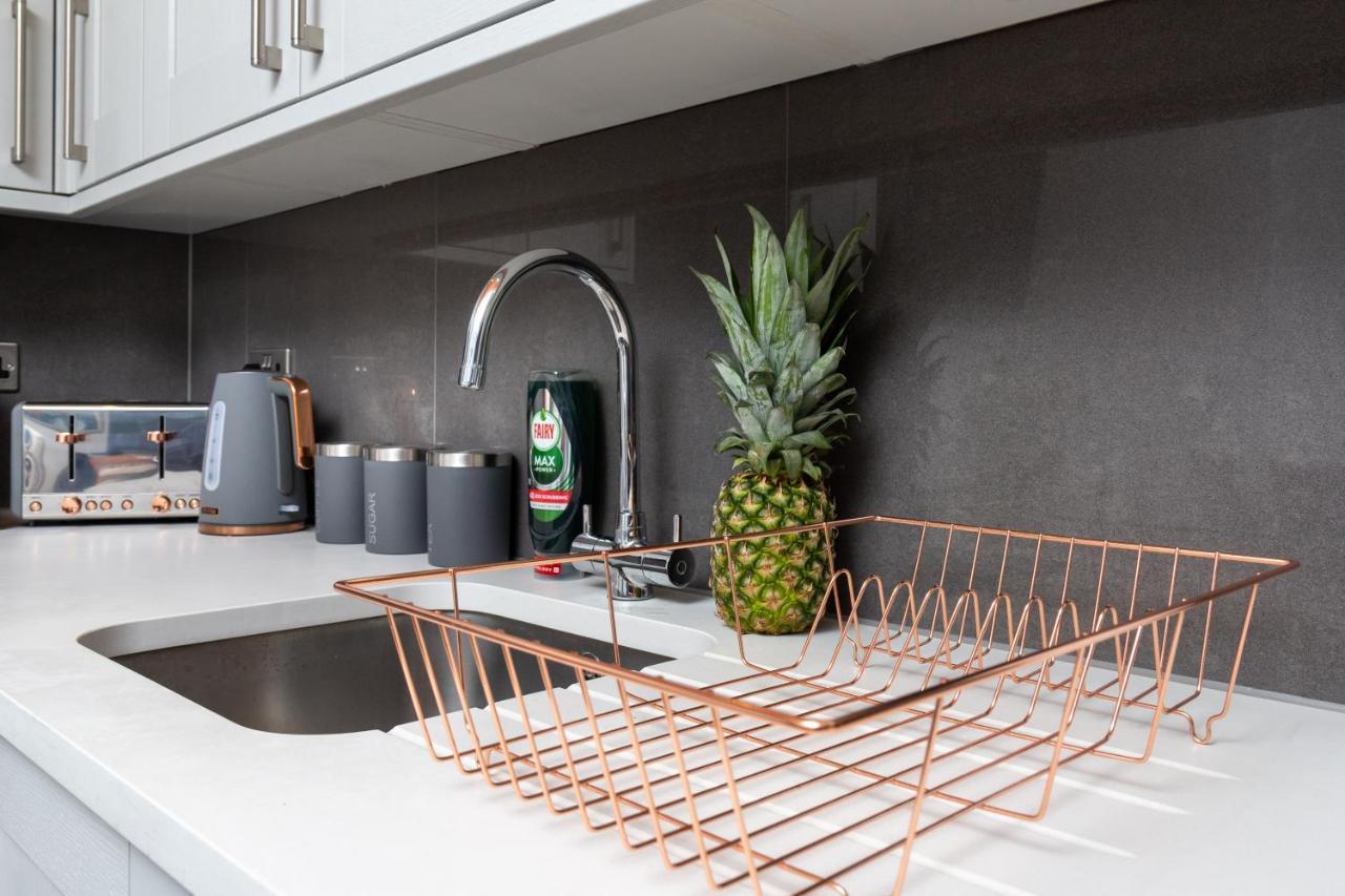 Bright Cheery 4 Bd Apartment By Brighton Station Bagian luar foto